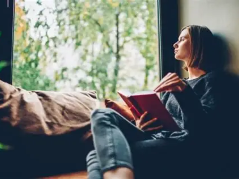 Preparing for life after a mental health retreat for depression with journaling and reflection